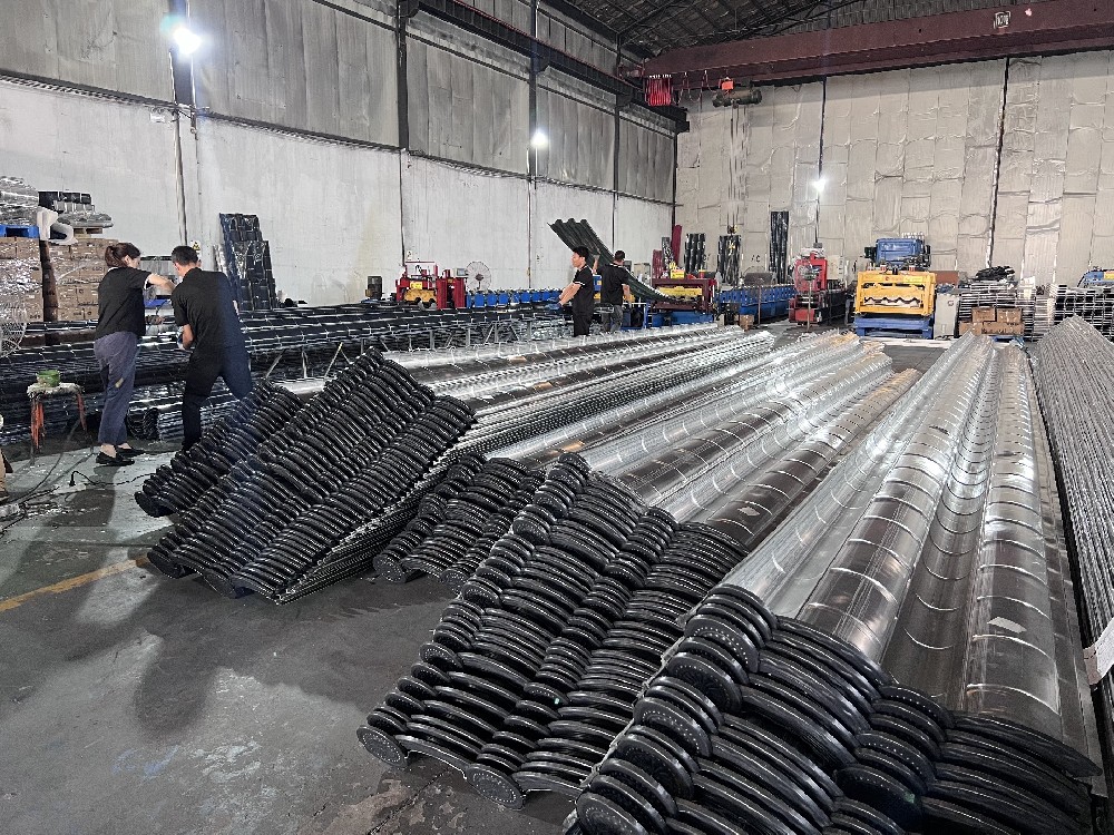 1756461086155130.jpg 鹏航金属瓦