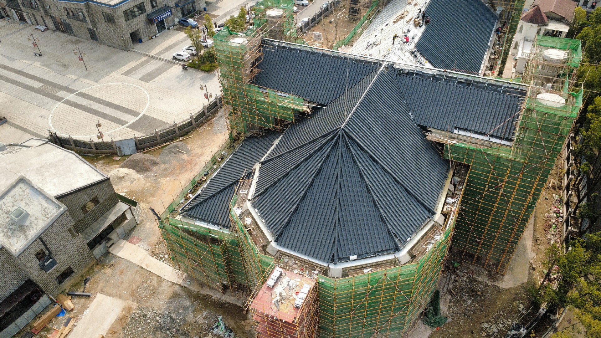 抚州圣约瑟大教堂分体铝瓦2.jpg